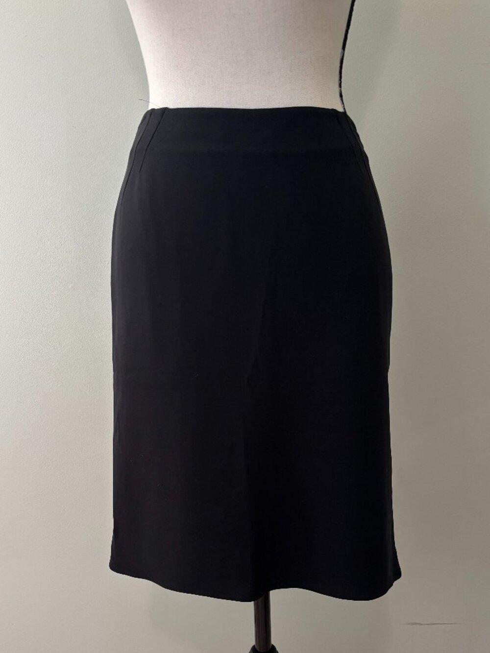 Armani Collezioni Black Silk Pencil Skirt Made in Italy Size 2 Like New